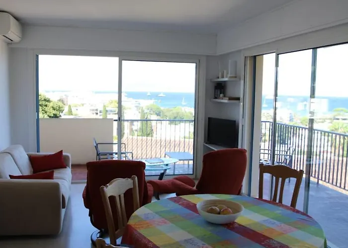 Pretty Haven Of Peace With Sea View Апартаменти Антіб